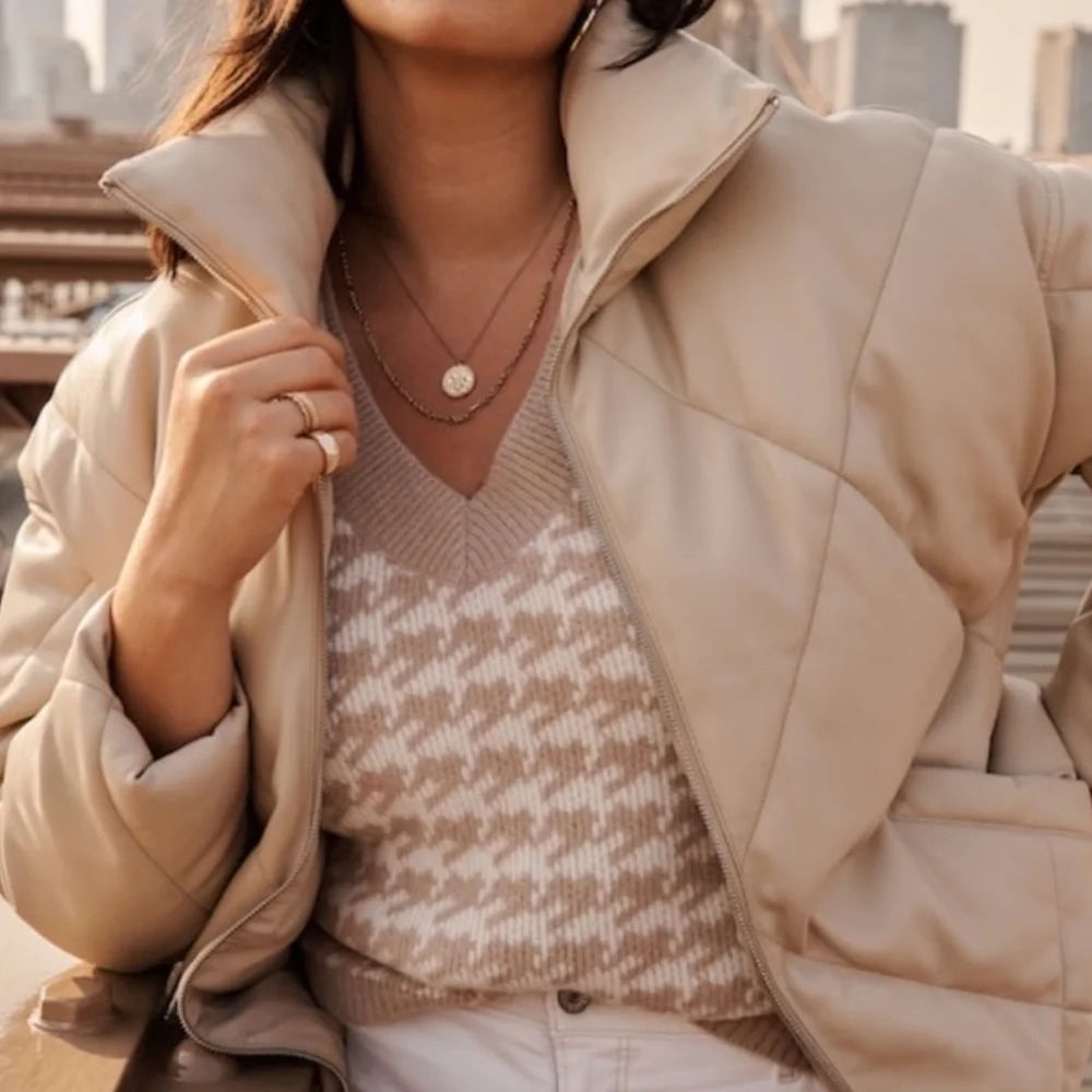 NWT A&F Oversized Vegan Leather Diamond Puffer (Cream, XS) - Picture 2 of 5